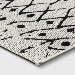 Grace Geometric Indoor/Outdoor Rug Black/White - Project 62™ 9 Grace Geometric Indoor/Outdoor Rug Black/White - Project 62™ -Project 62 GUEST 1011a0a2 4147 43ac 86c4 68871f1d0f83