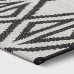 5' X 7' Outdoor Rug Diamond Black - Project 62™